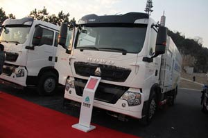 中國(guó)重汽 T5G 206馬力 4X2 掃路車(chē)