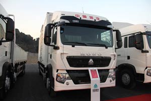 中國(guó)重汽 T5G 280馬力 6X4 隨車(chē)起重運(yùn)輸車(chē)