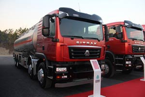 中國(guó)重汽 C5H 340馬力 8X4氣囊油罐車(chē)