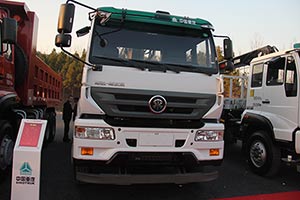 中國(guó)重汽 M5G 280馬力 6X4 國(guó)四 十噸隨車(chē)起重運(yùn)輸車(chē)