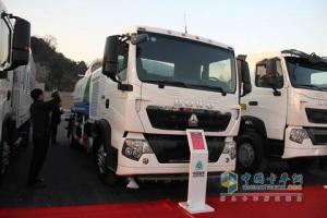 中國(guó)重汽 T5G 180馬力 4X2 灑水車(chē)