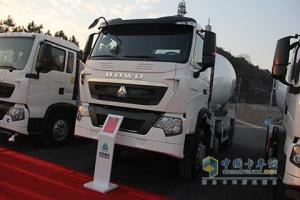 中國(guó)重汽 T7H 400馬力 8X4 攪拌車(chē)