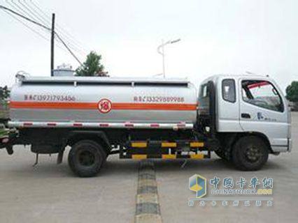 福田汽車奧鈴油罐車（國(guó)四）BJ1149VJPEK-FB
