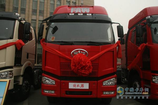 一汽解放J6全品系天然氣產(chǎn)品全國(guó)總投放儀式