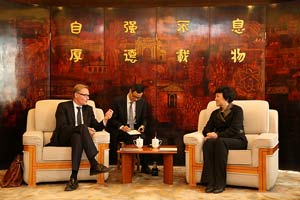 沃爾沃集團(tuán)攜手清華大學(xué)成立綠色經(jīng)濟(jì)與可持續(xù)發(fā)展研究中心
