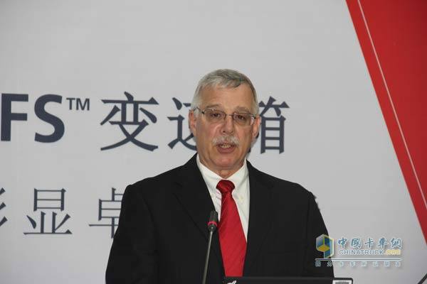 艾里遜變速箱公司全球非公路市場(chǎng)營(yíng)銷、銷售及服務(wù)執(zhí)行總監(jiān)Chris E. Vargo