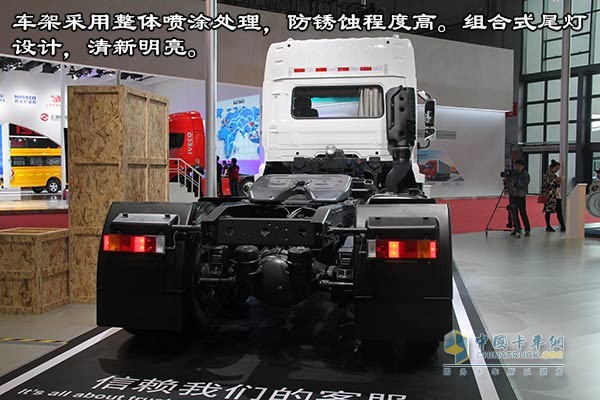 [圖片測評]東風(fēng)“小天龍”牽引車顏值爆表 標(biāo)載運輸新利器 