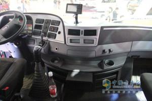 福田戴姆勒歐曼GTL高頂高地板6系6X4牽引車(chē)（奔馳版）