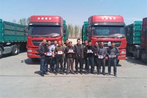 中國重汽新斯太爾-D7B 6X2牽引車走進繁峙