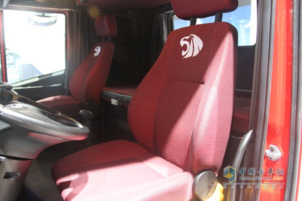 上海車展 上汽依維柯紅巖發(fā)布全新車聯(lián)網(wǎng)系統(tǒng)“杰時達”