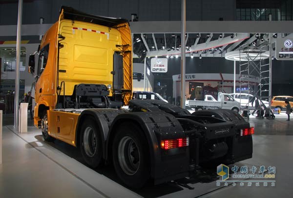 東風(fēng)商用車全新陣容亮相第十六屆國(guó)際車展