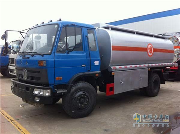 湖北程力 YC 180馬力 4X2 東風(fēng)153油罐車(chē)