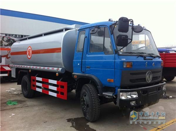湖北程力 YC 180馬力 4X2 東風(fēng)153油罐車(chē)
