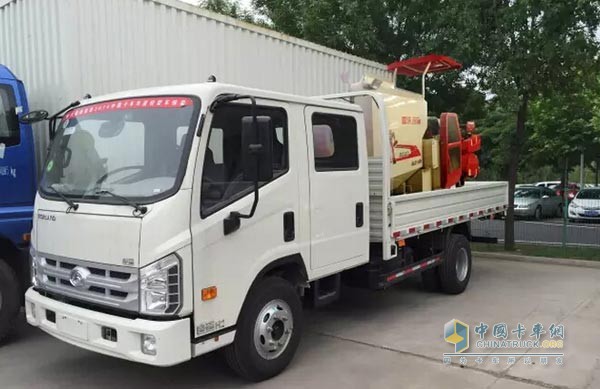  時(shí)代汽車康瑞H2大雙排車滿足收割機(jī)、小型挖掘機(jī)使用