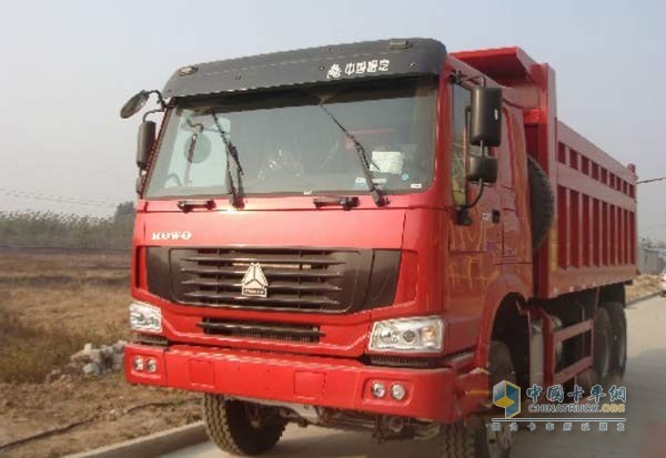 中國(guó)重汽豪沃自卸車