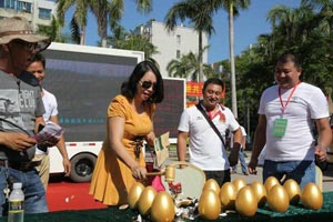 現(xiàn)場用戶搶購28臺 奧馳汽車萬里行炫動?？?>
				        <span>14張</span>
			        </a>
			        <div   id=