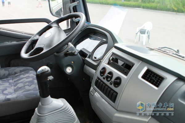 福田瑞沃 瑞沃中馳 4X2 多功能灑水車(chē)（內(nèi)飾）