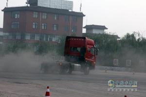 中國(guó)重汽新斯太爾致富品鑒會(huì)在河北邯鄲召開