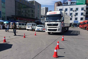 來西安亞歐物流體驗德龍X3000載貨車性能 觀看大片電影
