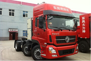 東風(fēng) 天龍 375馬力 6X2 天然氣牽引車(chē)