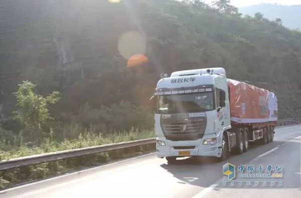 迎著朝陽上路、自信昂揚(yáng)的UU