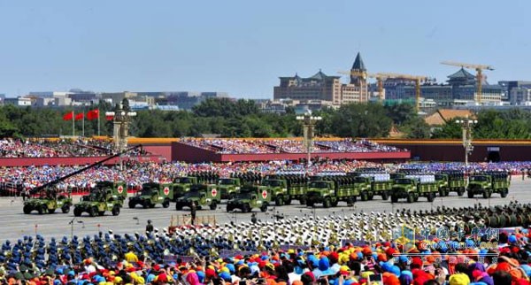 一汽解放“勝虎”軍車(chē)亮相 9 ? 3 抗戰(zhàn)閱兵式 