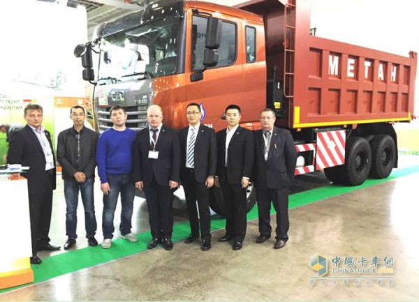 聯(lián)合卡車國際業(yè)務(wù)部團(tuán)隊(duì)赴莫斯科參加推廣活動