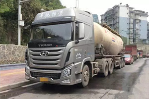 四川現(xiàn)代創(chuàng)虎重卡用戶：“放心”運輸創(chuàng)造更高效益