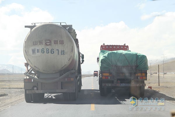青藏線上的聯(lián)合卡車以快速、全方位服務能力超越對手