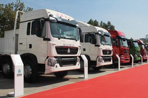 中國重汽濟南車展走“高端范兒” 主打曼發(fā)動機卡車產(chǎn)品