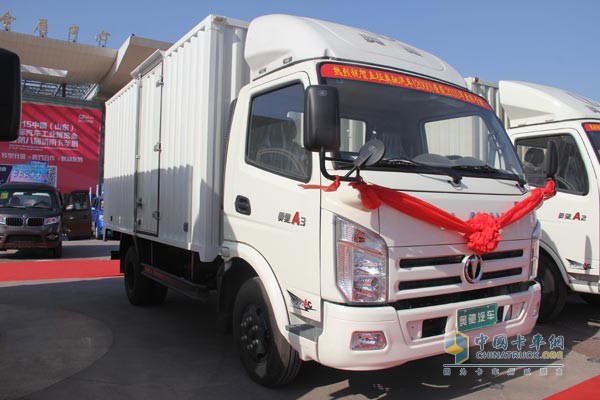 濟南卡車展輕卡秀 奧馳汽車、南京依維柯齊動員