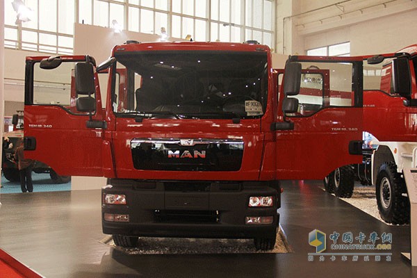 德國(guó)曼恩TGM18.340 4X2 BB消防車底盤
