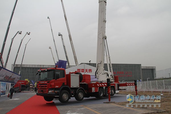 斯堪尼亞底盤消防車