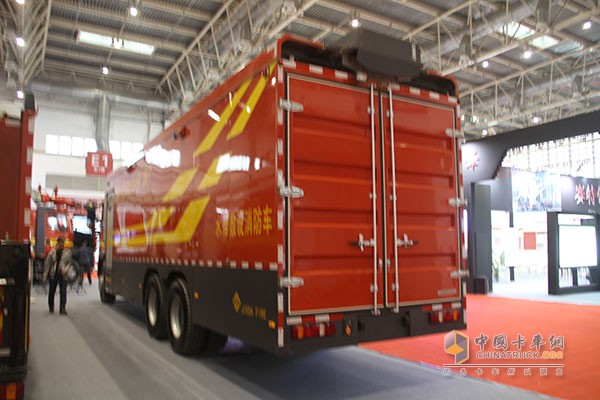 豪車展 看盡第十六屆國際消防設(shè)備展上的卡車底盤