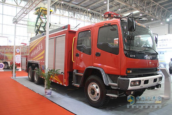 豪車展 看盡第十六屆國際消防設(shè)備展上的卡車底盤