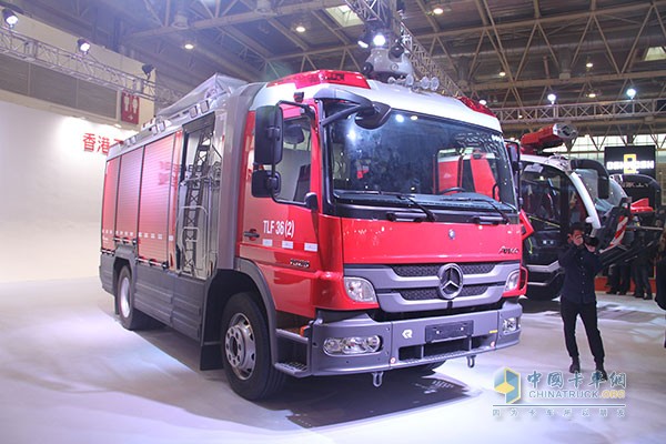 豪車展 看盡第十六屆國際消防設(shè)備展上的卡車底盤