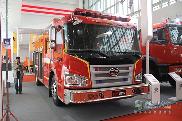 豪車展 看盡第十六屆國際消防設(shè)備展上的卡車底盤