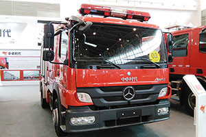“小身材大肚量高機動”奔馳Atego 底盤城市主戰(zhàn)消防車