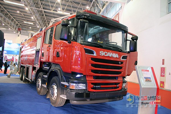 斯堪尼亞R620 8X4大噸位水罐泡沫消防車(chē)