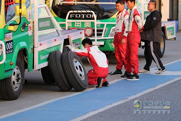 賽手積極備戰(zhàn)，保障車隊順利完賽