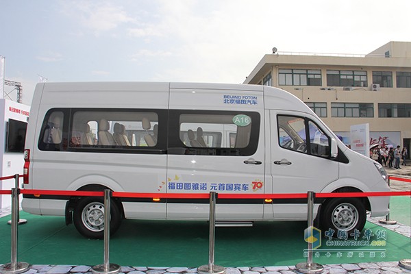 圖雅諾元首國(guó)賓車精工品質(zhì)吸引目光