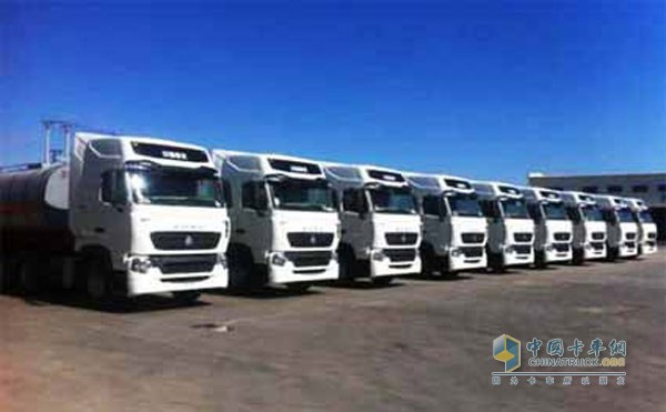 中國重汽完美品質(zhì)：方大化工再添10臺(tái)T7H牽引車