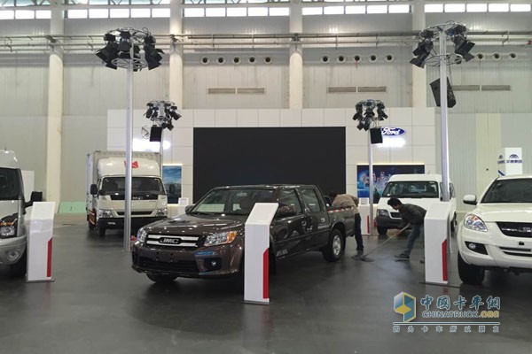 2015中國(guó)商用車展南京依維柯、江鈴汽車攜輕卡產(chǎn)品亮相