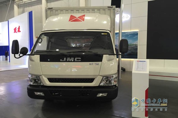 2015中國(guó)商用車展南京依維柯、江鈴汽車攜輕卡產(chǎn)品亮相