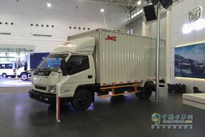 2015中國(guó)商用車展南京依維柯、江鈴汽車攜輕卡產(chǎn)品亮相