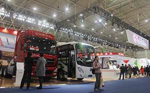 天龍旗艦450上陣，天龍KC渣土車首秀 東風(fēng)商用車武漢車展看點(diǎn)多