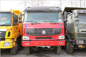 中國(guó)重汽 HOWO重卡 340馬力 6X4 LNG自卸車