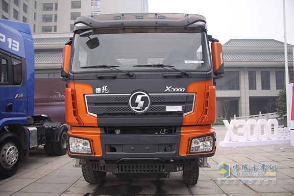 陜汽德龍X3000黃金版8X4底盤(pán)