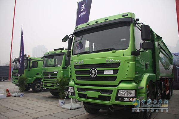 陜汽德龍新M30008X4智能渣土車(chē)
