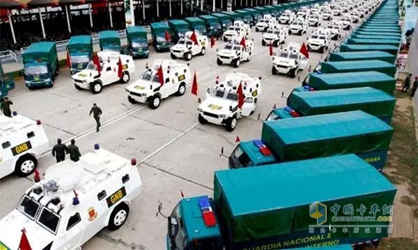 護航委內(nèi)瑞拉議會選舉的JAC軍車